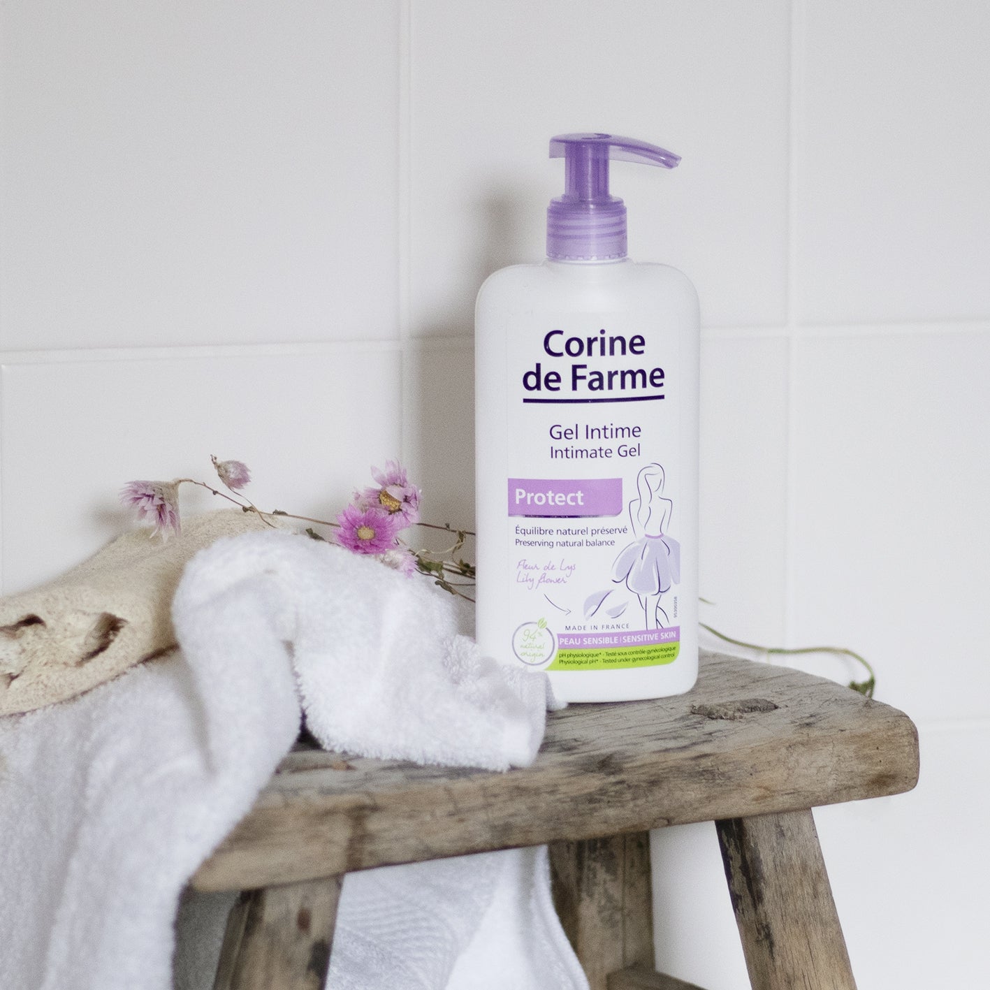 Gel Íntimo Protección Lily Flower Corine de Farme - 250mL